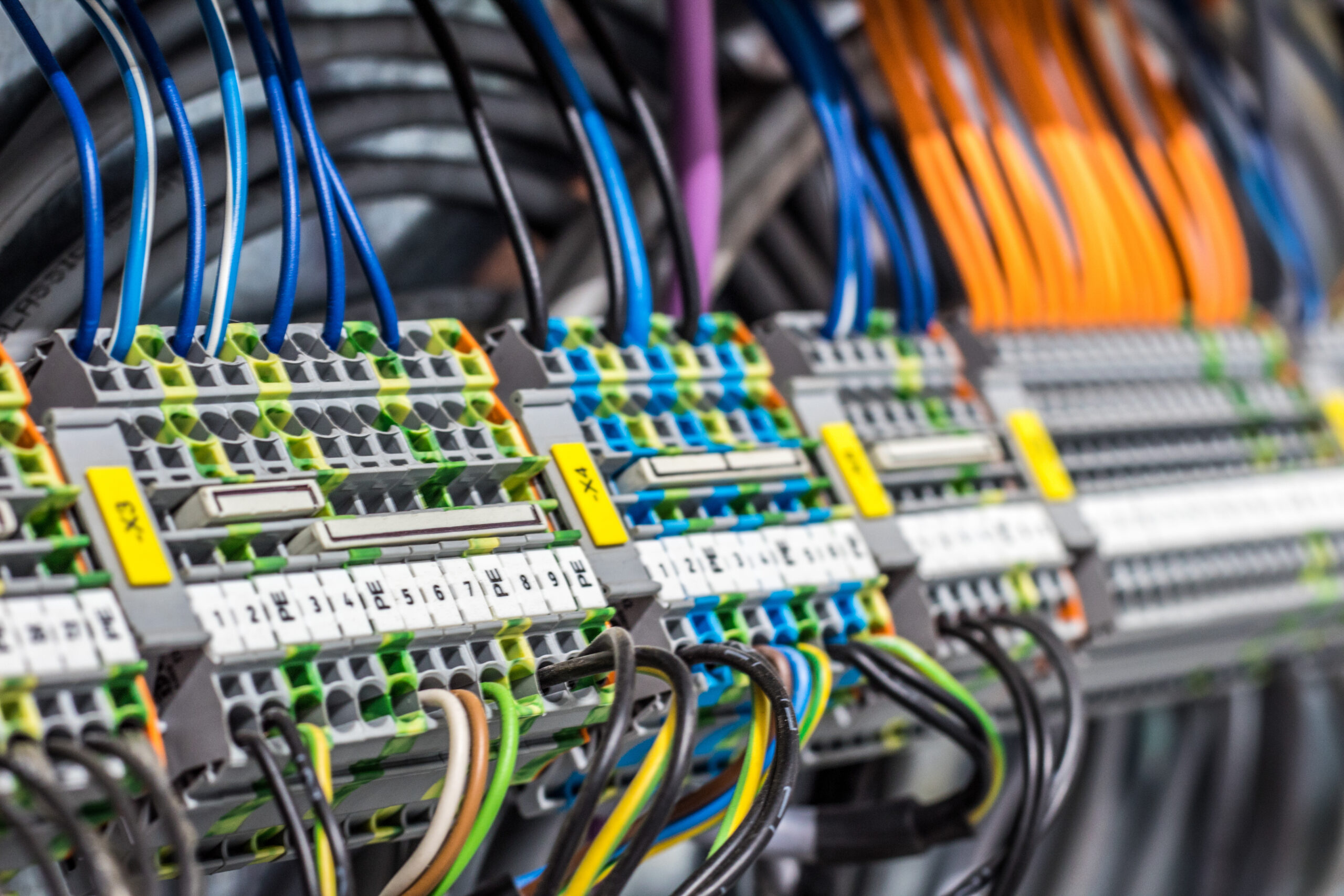 Elektrotechnische Anlage als Anwendungsbereich für technische Kennzeichnung